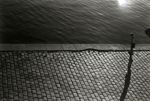 Girl on Quais_web